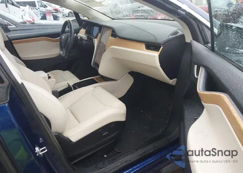 2018 Tesla Model X 100D/75D/P100D z USA, uszkodzony, nr VIN 5YJXCDE20JF105096